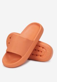 Born2be - Pomarańczowe Klapki Kaseis. Nosek buta: otwarty. Kolor: pomarańczowy. Materiał: dresówka, materiał #4
