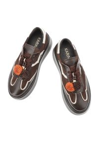 Sneakersy damskie Karino, ze skóry naturalnej licowej z zamszowymi panelami i kontrastowymi wstawkami na boku wiązanie na grubszych sznurowadłach, br. Okazja: na co dzień. Kolor: brązowy. Materiał: zamsz, skóra. Wzór: aplikacja. Obcas: na platformie. Styl: casual #4