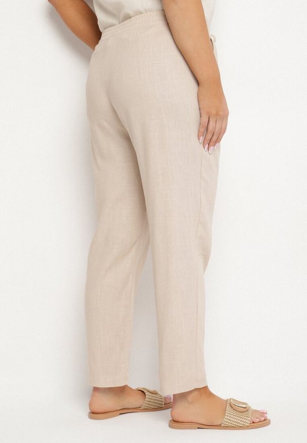 Born2be - Jasnobeżowe Spodnie z Lnem i Elastyczną Gumką w Pasie Nativena. Okazja: na co dzień. Kolekcja: plus size. Kolor: beżowy. Materiał: len. Styl: casual