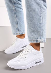 Renee - Białe Sznurowane Sneakersy na Air Podeszwie Azorilda. Nosek buta: okrągły. Zapięcie: sznurówki. Kolor: biały. Materiał: materiał. Obcas: na obcasie. Wysokość obcasa: niski #1