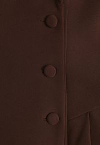 Renee - Brązowa Rozkloszowana Sukienka Marynarka VICES z Usztywnianymi Ramionami Ilarita. Okazja: na spotkanie biznesowe, do pracy. Kolor: brązowy. Styl: biznesowy #5