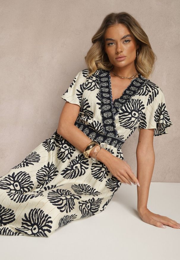 Renee - Niebieska Sukienka w Print Boho z Wiskozy Rozkloszowana z Dekoltem V Palarina. Typ kołnierza: dekolt w kształcie V. Kolor: niebieski. Materiał: wiskoza. Wzór: nadruk. Sezon: lato. Typ sukienki: rozkloszowane. Styl: boho