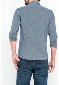 Lee - LEE SLIM BUTTON DOWN MĘSKA KOSZULA MATERIAŁOWA PASKI NIGHT SKY L66XZQSJ 112116850. Typ kołnierza: button down. Materiał: materiał. Wzór: paski