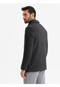 Ombre Clothing - Krótki dwurzędowy męski płaszcz z wełną – grafitowy V1. Okazja: na co dzień. Kolor: szary. Materiał: wełna. Długość: krótkie. Wzór: ze splotem, paski. Sezon: zima. Styl: casual, elegancki #10