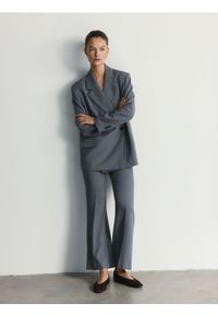 Reserved - Spodnie flare z kantem - ciemnoszary. Kolor: szary. Materiał: wiskoza, tkanina #1