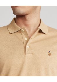 Ralph Lauren - RALPH LAUREN - Beżowa koszulka Polo Custom Fit. Okazja: na co dzień. Typ kołnierza: polo. Kolor: beżowy. Materiał: prążkowany. Wzór: melanż, kolorowy. Styl: klasyczny, casual