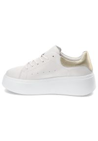 Białe Sneakersy Filippo Modne Obuwie Damskie. Kolor: biały. Materiał: skóra #5