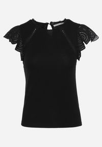 Born2be - Czarna Bawełniana Bluzka z Ażurowym Wykończeniem przy Ramionach Zapinana z Tyłu na Guzik Killuasa. Okazja: na spotkanie biznesowe. Kolor: czarny. Materiał: bawełna. Wzór: ażurowy. Styl: klasyczny, biznesowy, elegancki #4