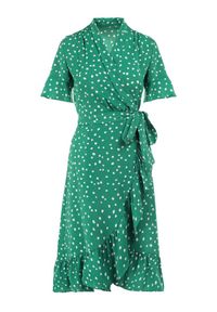 Born2be - Zielona Sukienka Irede. Kolor: zielony. Materiał: materiał, tkanina. Długość rękawa: krótki rękaw. Wzór: kropki. Sezon: lato. Typ sukienki: kopertowe. Styl: klasyczny. Długość: midi