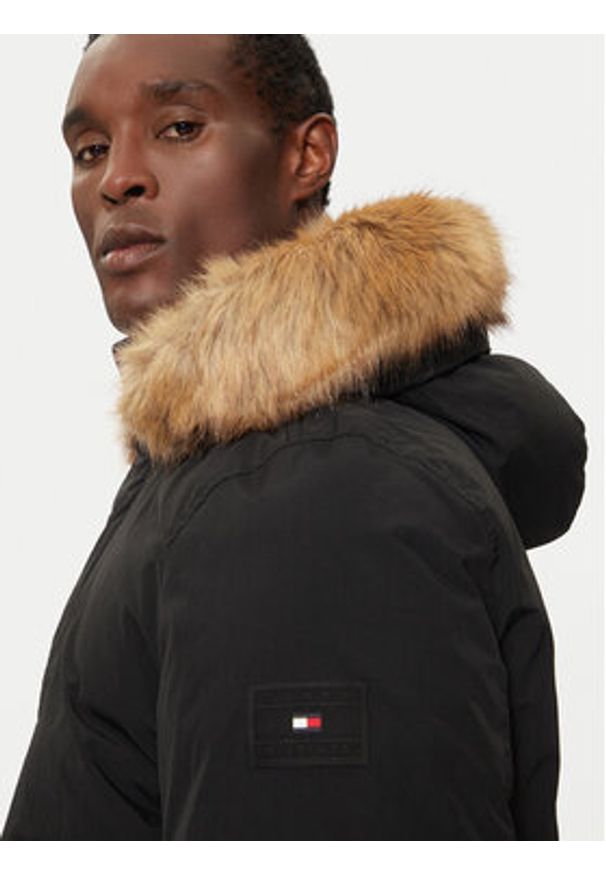 TOMMY HILFIGER - Tommy Hilfiger Kurtka puchowa Rockie MW0MW37412 Czarny Regular Fit. Kolor: czarny. Materiał: syntetyk