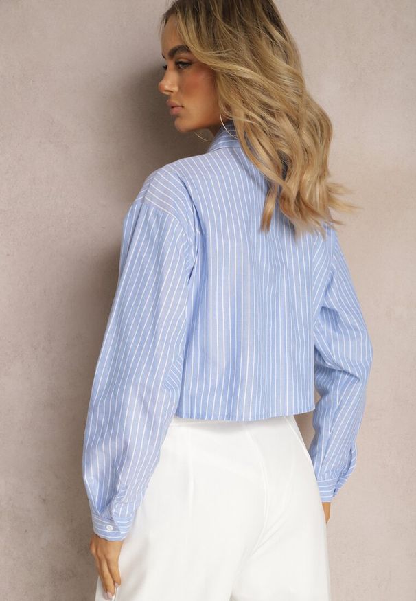 Renee - Niebieska Krótka Koszula z Bawełny Ozdobiona Ażurowymi Wstawkami Nunora. Kolor: niebieski. Materiał: bawełna. Długość: krótkie. Wzór: ażurowy, aplikacja. Sezon: lato