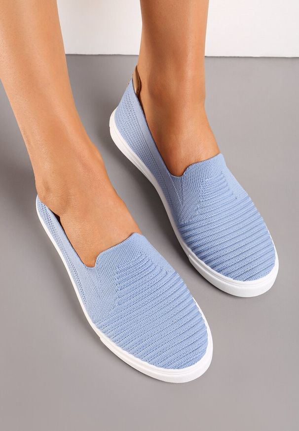 Born2be - Niebieskie Tenisówki z Elastyczną Wsuwaną Cholewką Zairena. Okazja: na co dzień. Kolor: niebieski. Materiał: skóra, jeans. Szerokość cholewki: normalna. Styl: casual, klasyczny