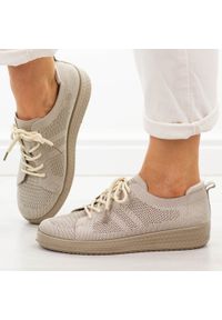 NEWS - Beżowe sportowe buty damskie News 9952. Okazja: na spacer, na co dzień. Kolor: beżowy. Materiał: tkanina. Sezon: lato, wiosna. Sport: turystyka piesza #1
