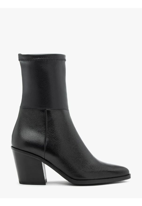 Ryłko - Czarne wyższe botki na słupku. Wysokość cholewki: za kostkę. Zapięcie: zamek. Kolor: czarny. Materiał: skóra. Szerokość cholewki: normalna. Obcas: na słupku. Styl: street. Wysokość obcasa: średni