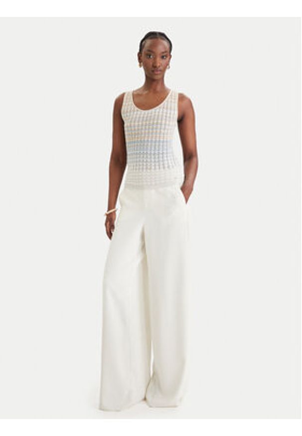 Guess Sweter W6GR08 Z0589 Beżowy Regular Fit. Kolor: beżowy. Materiał: wiskoza