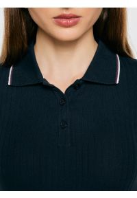 Big-Star - koszulka damska polo z kontrastowym wykończeniem granatowa sessa 403. Okazja: na co dzień. Typ kołnierza: polo. Kolor: niebieski. Materiał: jeans, dzianina, bawełna, prążkowany, elastan. Wzór: ze splotem. Styl: casual, klasyczny #4