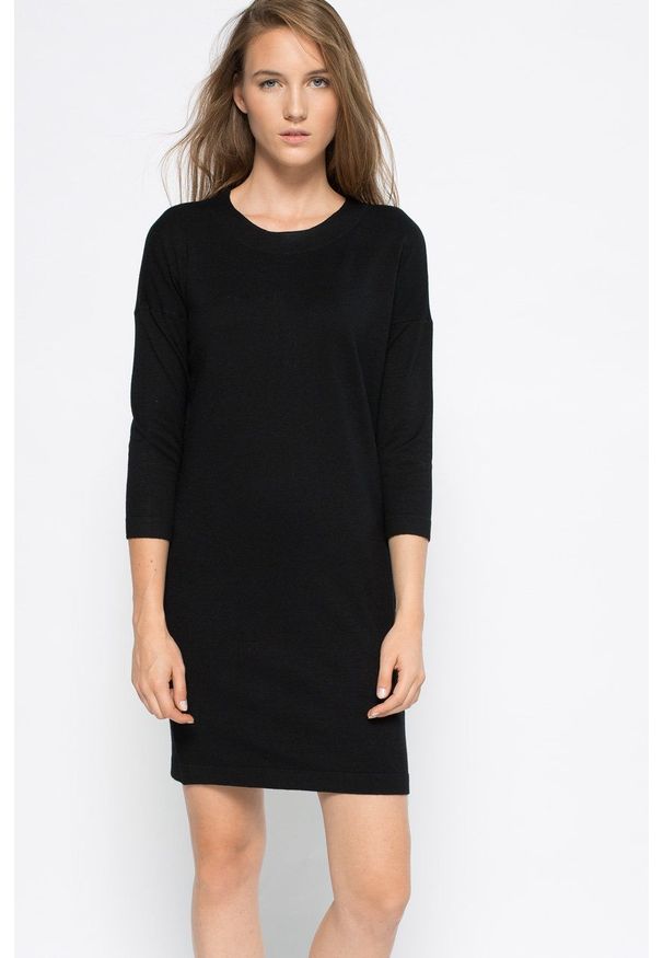 Vero Moda - Sukienka. Okazja: na co dzień. Kolor: czarny. Materiał: dzianina. Wzór: gładki. Typ sukienki: proste. Styl: casual