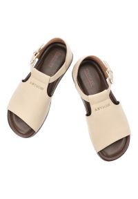 Sandały damskie Artiker, cholewka ze skóry naturalnej licowej pasek wokół kostki z regulacją na klamrę, beżowe, 58C0545. Zapięcie: klamry. Kolor: beżowy. Materiał: skóra #2