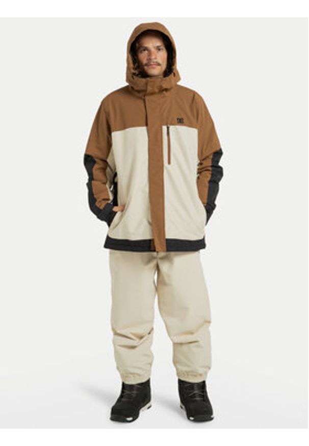 DC Shoes Kurtka narciarska Defiant ADYTJ03089 Brązowy Regular Fit. Kolor: brązowy. Materiał: syntetyk. Sport: narciarstwo