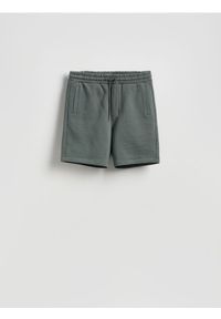Reserved - Dresowe szorty regular fit - jasnozielony. Kolor: zielony. Materiał: dresówka #1