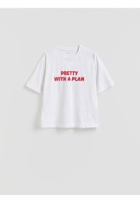 Reserved - Bawełniany t-shirt z nadrukiem - biały. Kolor: biały. Materiał: bawełna. Wzór: nadruk