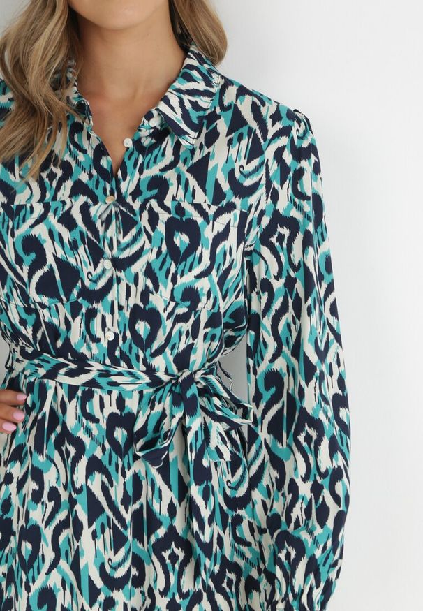 Born2be - Niebieska Koszulowa Sukienka Midi z Wiązanym Paskiem Evalyn. Kolor: niebieski. Materiał: materiał. Długość rękawa: długi rękaw. Typ sukienki: koszulowe. Długość: midi