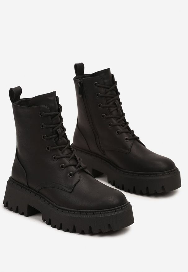 Born2be - Czarne Botki Workery na Grubej Podeszwie ze Sznurowaniem Sailia. Okazja: na co dzień. Kolor: czarny. Materiał: skóra, jeans. Styl: casual, klasyczny