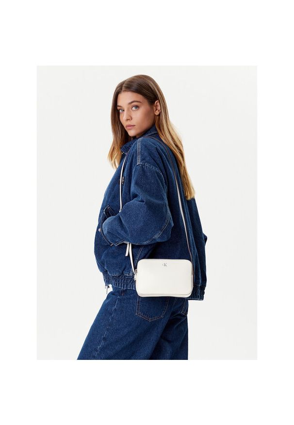 Torebka Calvin Klein. Kolor: biały