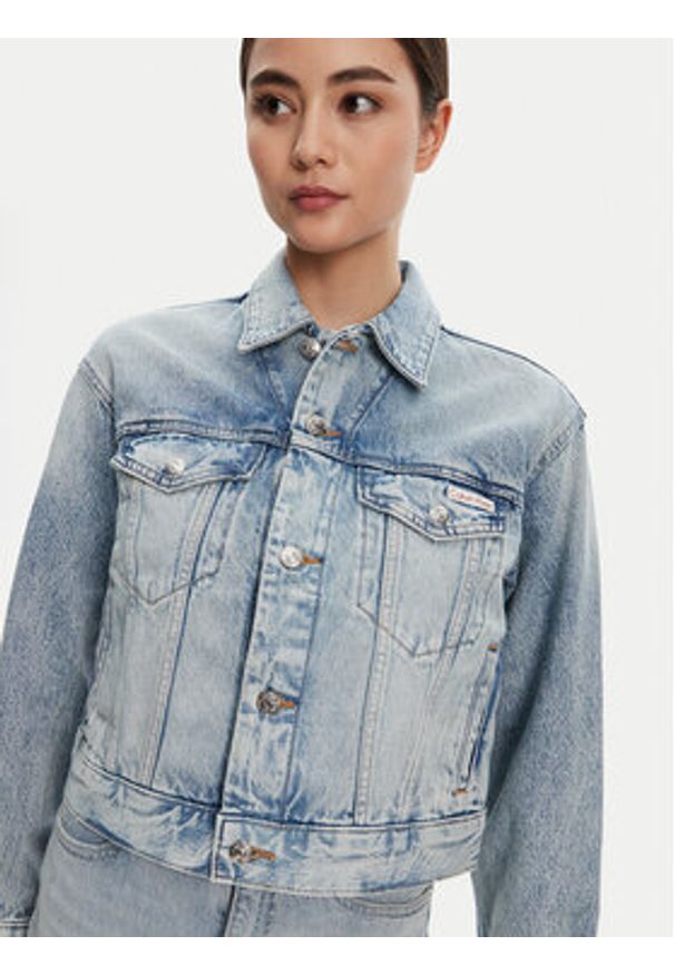 Calvin Klein Jeans Kurtka jeansowa 90s LV047C791G Niebieski Relaxed Fit. Kolor: niebieski. Materiał: bawełna