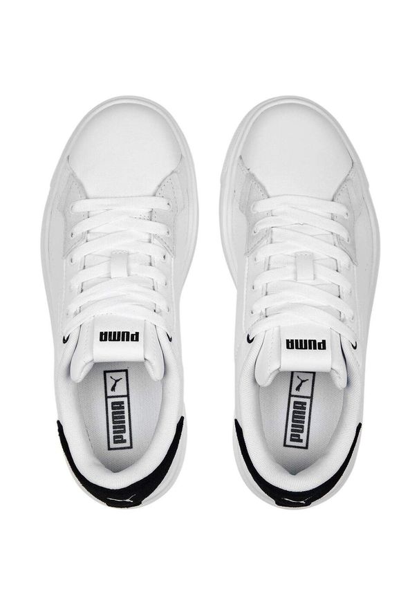 Buty Puma Lajla, Kobiety. Kolor: biały. Materiał: materiał, syntetyk. Sport: turystyka piesza