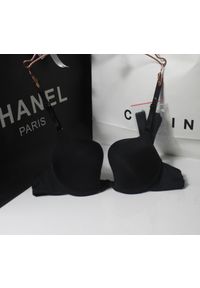 Intica - Biustonosz push-up plunge z efektem unoszenia biustu Khalilah. Kolor: czarny. Materiał: materiał. Rodzaj stanika: push-up