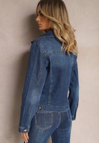 Renee - Granatowa Klasyczna Kurtka Jeansowa z Guzikami Ivonelle. Okazja: do pracy. Kolor: niebieski. Materiał: jeans. Styl: klasyczny #3