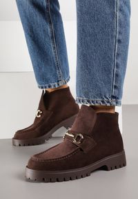 Born2be - Brązowe Botki w Stylu Mokasynów z Elegancką Aplikacją Elinney. Okazja: na co dzień. Kolor: brązowy. Materiał: jeans. Wzór: aplikacja. Styl: elegancki #1