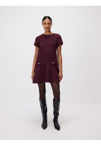 Reserved - Tweedowa sukienka mini - bordowy. Kolor: czerwony. Materiał: tkanina, wełna. Długość: mini