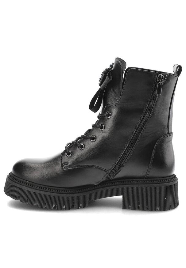 Czarne Botki Karino Modne Buty Na Jesień. Kolor: czarny. Materiał: skóra, futro, syntetyk. Sezon: jesień. Styl: klasyczny