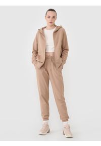 4f - 4F Bluza dresowa rozpinana z kapturem damska - beżowa S. Okazja: na co dzień. Typ kołnierza: kaptur. Kolor: beżowy. Materiał: dresówka. Długość rękawa: raglanowy rękaw. Wzór: gładki, ze splotem. Styl: casual, sportowy #2