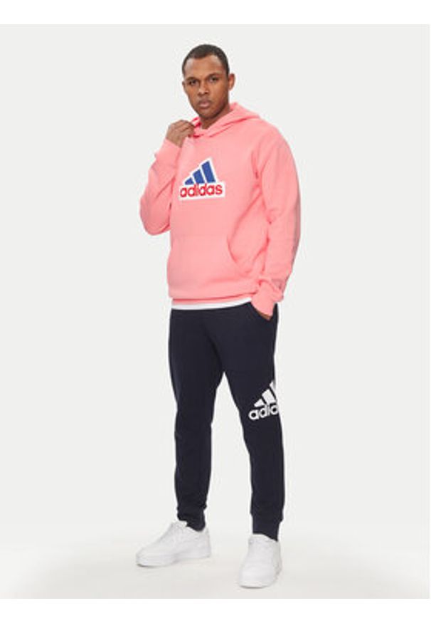 Adidas - adidas Bluza Future Icons Badge of Sport IS9597 Różowy Relaxed Fit. Kolor: różowy. Materiał: bawełna. Styl: sportowy