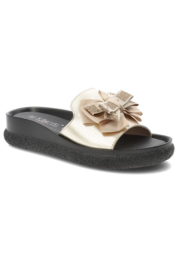 Klapki damskie S.Barski, cholewka ze skóry naturalnej licowej wsuwany fason szeroki pasek z przodu ozdobna kokarda, złote, KV61-6061. Kolor: złoty. Materiał: skóra