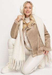 Born2be - Beżowa Kurtka Pilotka z Asymetrycznym Zapięciem i Futerkiem Simuna. Okazja: na co dzień. Kolor: beżowy. Materiał: futro. Styl: casual, elegancki #3