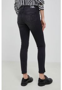 Calvin Klein Jeans Jeansy damskie medium waist. Kolor: szary