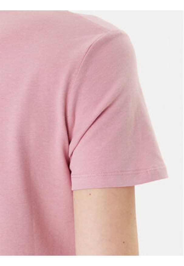 Guess T-Shirt O5RI01 KBBU1 Różowy Regular Fit. Kolor: różowy. Materiał: bawełna