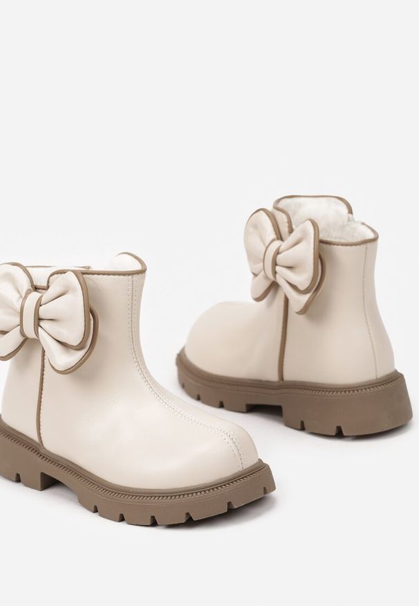 Born2be - Beżowe Eleganckie Botki z Ozdobną Kokardą Temindria. Okazja: na uczelnię, na co dzień. Kolor: beżowy. Materiał: jeans. Wzór: kolorowy, aplikacja. Styl: elegancki