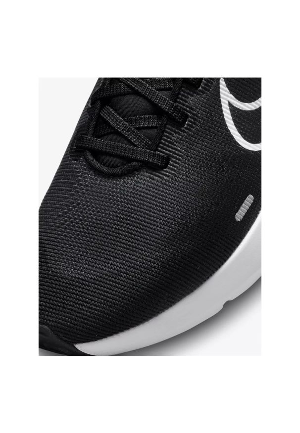 Nike Downshifter 12 Buty do biegania damskie. Okazja: na co dzień. Kolor: czarny. Materiał: guma. Szerokość cholewki: normalna. Model: Nike Downshifter. Sport: fitness