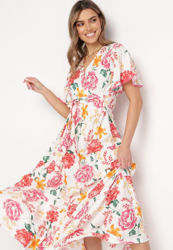 Born2be - Biało-Różowa Sukienka Maxi z Gumką w Talii z Szerokimi Rękawami i Kwiatowym Printem Nodriala. Okazja: na imprezę. Kolor: biały. Wzór: kwiaty, nadruk. Sezon: lato. Długość: maxi