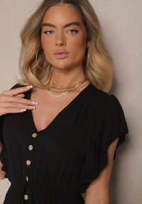Renee - Czarna Rozkloszowana Sukienka z Bawełny z Ozdobnymi Guzikami i Falbankami Arriza. Okazja: na spacer. Typ kołnierza: kołnierz z falbankami. Kolor: czarny. Materiał: bawełna. Typ sukienki: rozkloszowane. Styl: klasyczny, elegancki #4