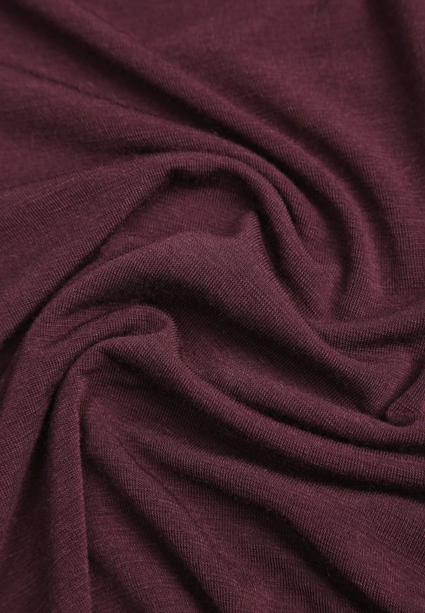 Born2be - Bordowa Wiskozowa Bluzka z Długim Rękawem z Dodatkiem Kaszmiru Uninda. Okazja: na co dzień. Kolor: czerwony. Materiał: wiskoza, kaszmir. Długość rękawa: długi rękaw. Długość: długie. Styl: casual, elegancki