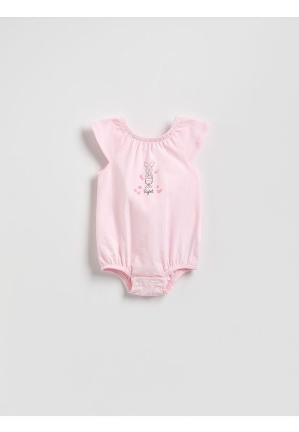 Reserved - Bawełniane body Kubuś Puchatek - pastelowy róż. Kolor: różowy. Materiał: bawełna. Wzór: motyw z bajki