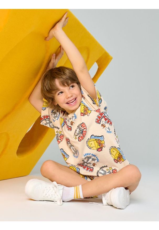 Sinsay - Koszulka Tom and Jerry - kremowy. Kolor: kremowy