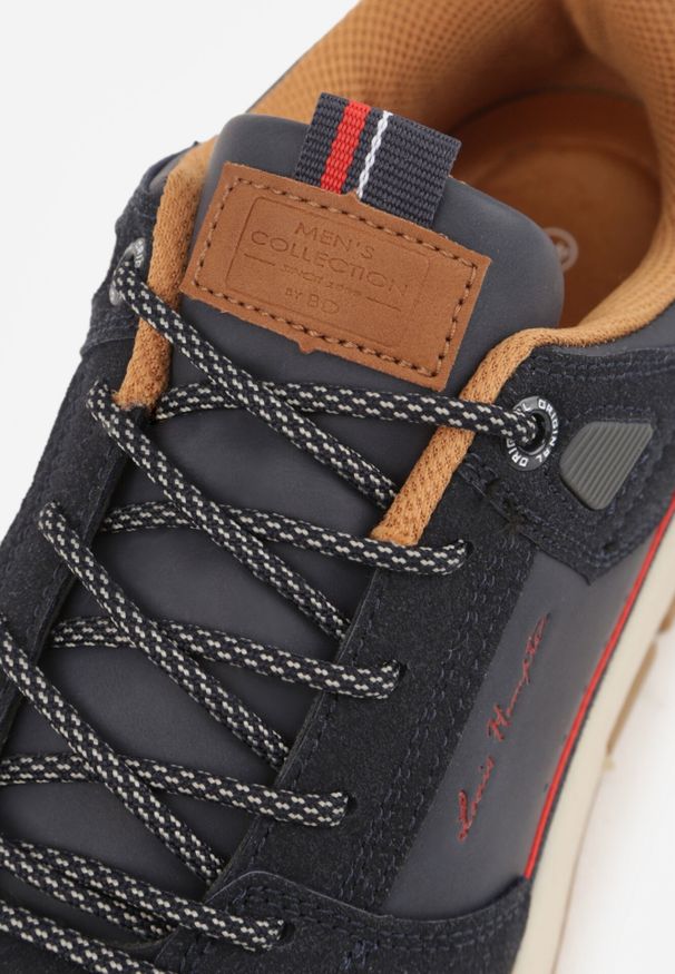 Born2be - Granatowe Buty Sportowe Sneakersy Ozdobione Tłoczeniem i Napisami Hermala. Okazja: na co dzień. Kolor: niebieski. Materiał: jeans. Wzór: aplikacja, napisy