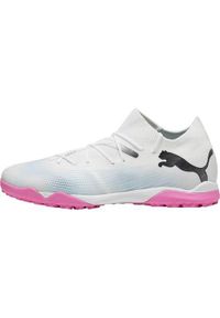 Buty piłkarskie męskie Puma Future 7 Match Tt. Zapięcie: sznurówki. Kolor: czarny, różowy, biały, wielokolorowy. Materiał: materiał, syntetyk. Szerokość cholewki: normalna. Sport: piłka nożna